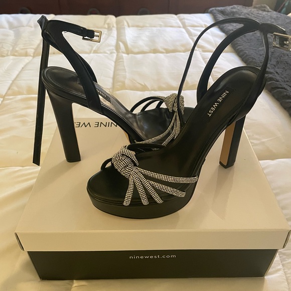 Nine West - Picture 7 of 8